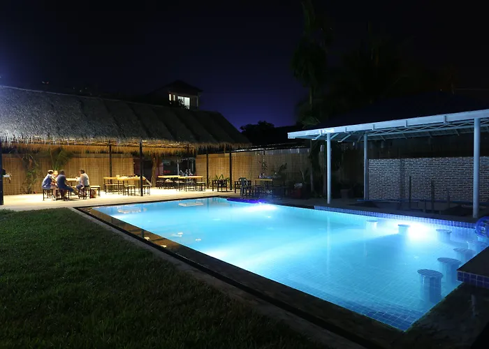 Hostel Pool Party Siem Reap