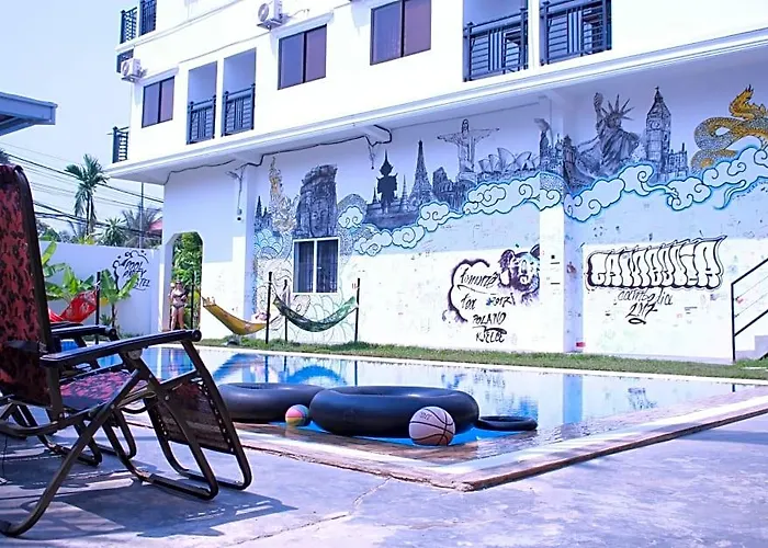 Hostel Pool Party Siem Reap
