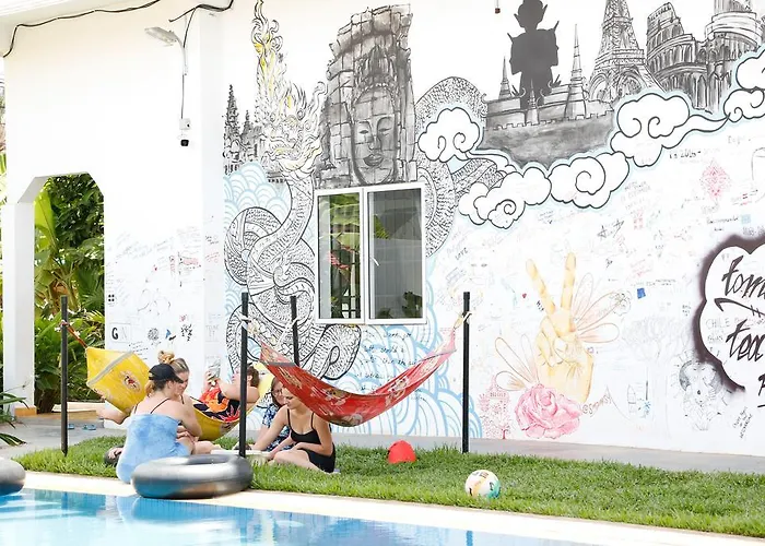 Hostel Pool Party Siem Reap